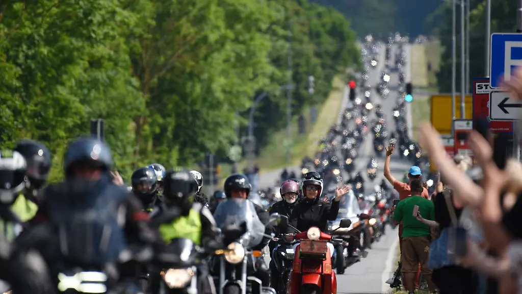 Den-Biker-Gottesdienst-in-Bad-Doberan-haben-Motorradfahrer-in-ganz-Deutschland-fest-in-ihrem-Kalender-verankert