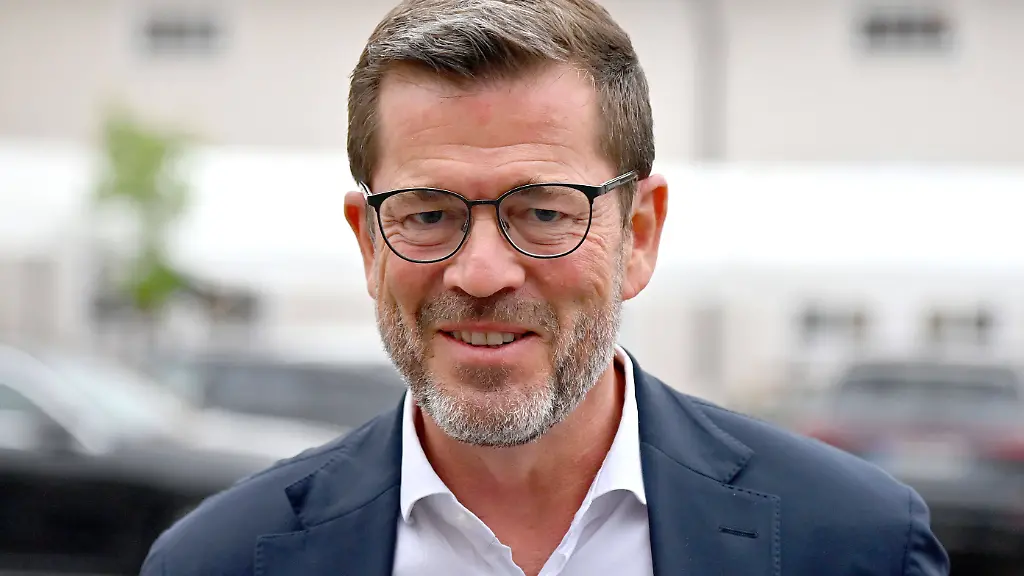 686b2c56f71d44d27bde5193ef40ec17