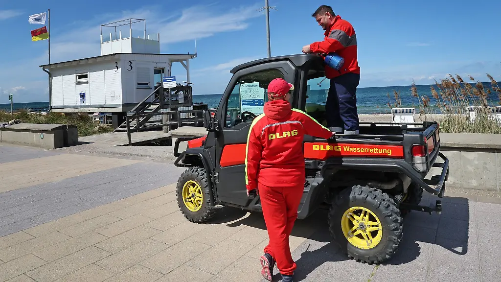 Die-Strand-und-Badesaison-geht-langsam-los-auch-fuer-die-Rettungsschwimmer