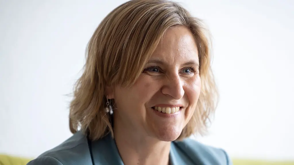 Mit-Umweltministerin-Katrin-Eder-ziehen-die-rheinland-pfaelzischen-Gruenen-in-den-Landtagswahlkampf