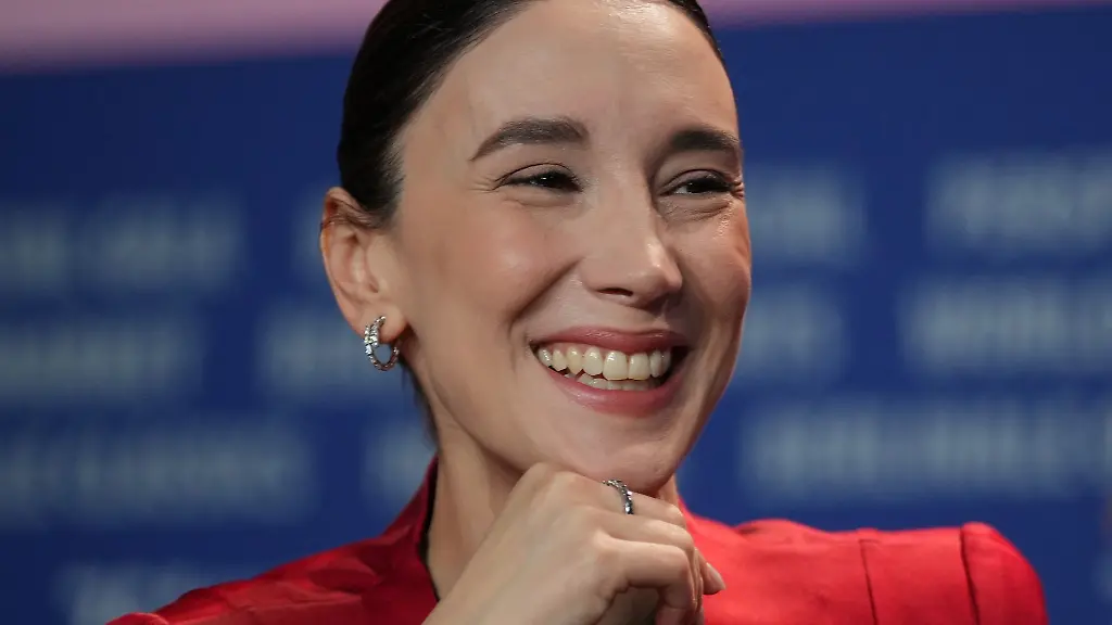 Die-Schauspielerin-Sibel-Kekilli-ist-mit-dem-Verdienstorden-des-Landes-Baden-Wuerttemberg-ausgezeichnet-worden-nicht-nur-fuer-ihre-Karriere-sondern-auch-wegen-ihres-Engagements-fuer-Frauen-und-Menschenrechte