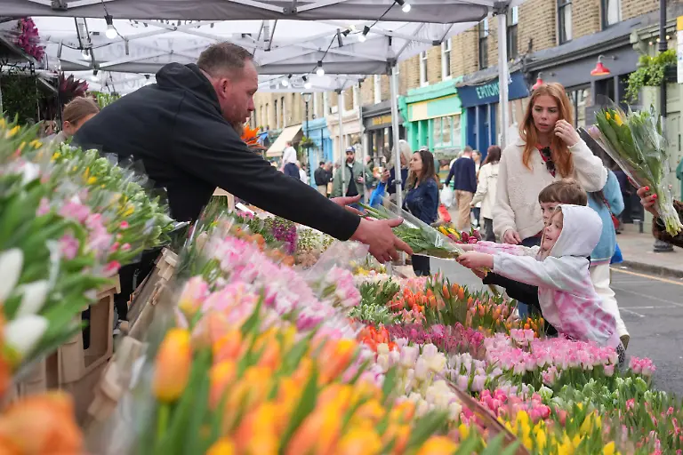 2025-03-30T110316Z-1407908917-RC2LNDAMJV7G-RTRMADP-3-MOTHERS-DAY