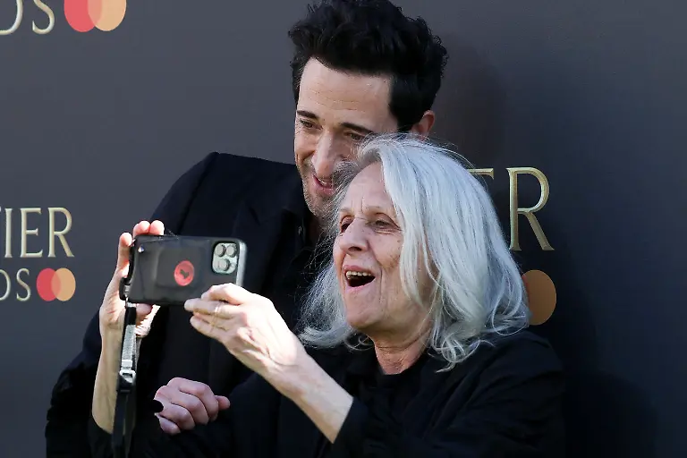 2025-04-06T184151Z-184865214-RC2GSDAP1GHW-RTRMADP-3-AWARDS-OLIVIERS