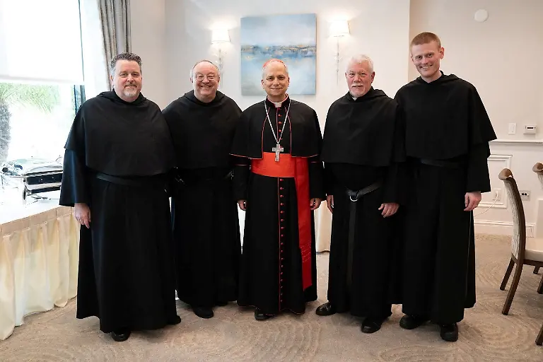 2025-05-09T002102Z-62830233-RC20EEA97OPP-RTRMADP-3-POPE-LEO