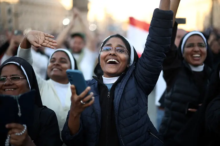 2025-05-08T180615Z-1333445968-RC2UDEAFXE0H-RTRMADP-3-POPE-SUCCESSION-LEO