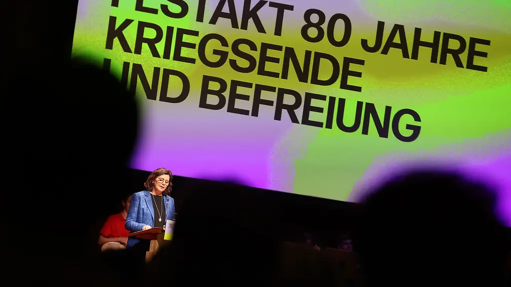 Bayerns-Landtagspraesidentin-Ilse-Aigner-CSU-hat-beim-bayerischen-Festakt-zum-80-Jahrestag-des-Kriegsendes-vor-Bedrohungen-fuer-die-Demokratie-gewarnt
