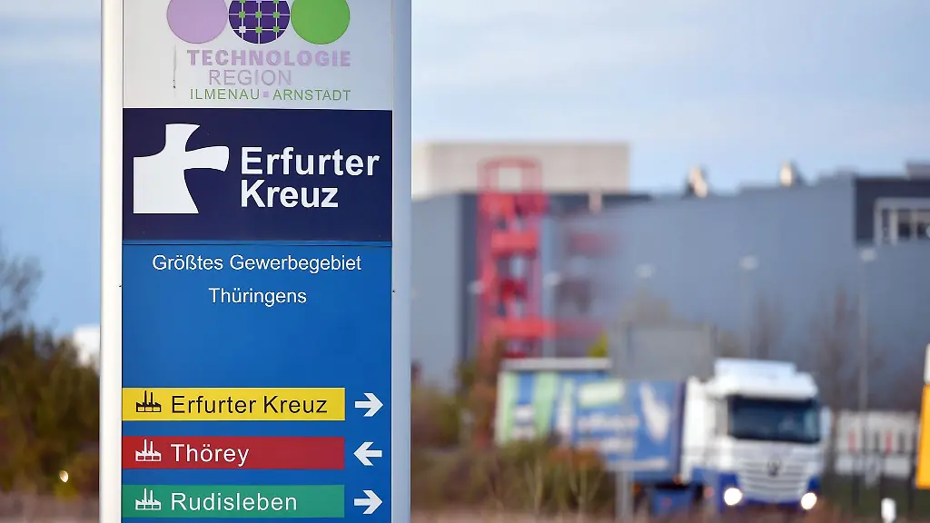 Wirtschaftsministerin-fuer-Stromtrasse-zu-Thueringens-groesstem-Gewerbegebiet