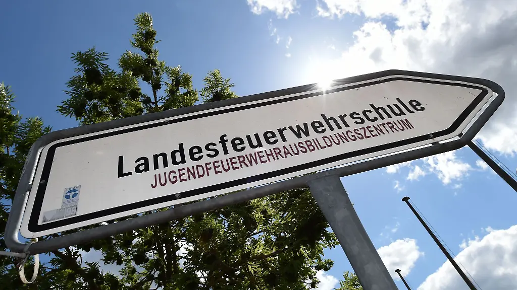 Die-Staatsanwaltschaft-Marburg-geht-Vorwuerfen-sexueller-Belaestigung-waehrend-einer-Feier-an-der-Landesfeuerwehrschule-in-Marburg-Cappel-nach-Gegen-zwei-Beschuldigte-laeuft-ein-Ermittlungsverfahren-wie-die-Behoerde-erklaerte