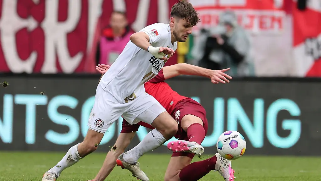 Gino-Fechner-bleibt-beim-SV-Wehen-Wiesbaden