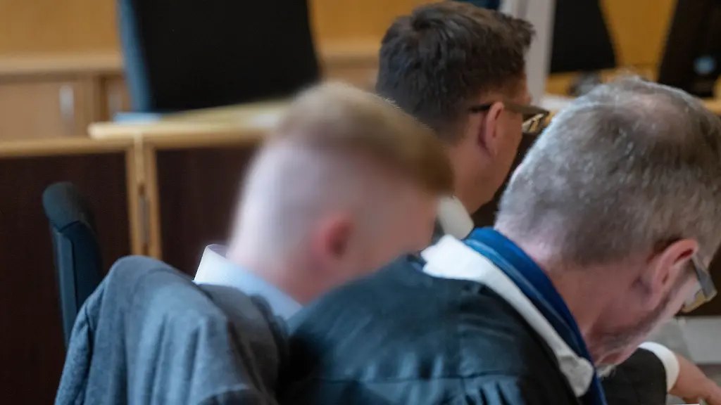 Der-Angeklagte-soll-laut-Staatsanwaltschaft-auf-zwei-andere-Maenner-geschossen-haben