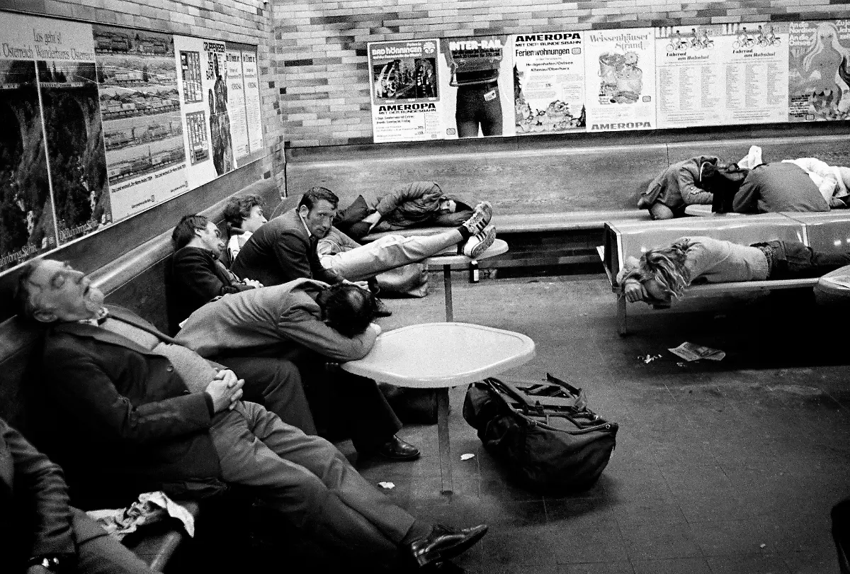 8-Miron-Zownir-Berlin-1979-copyright-Miron-Zownir-courtesy-Galerie-Bene-Taschen