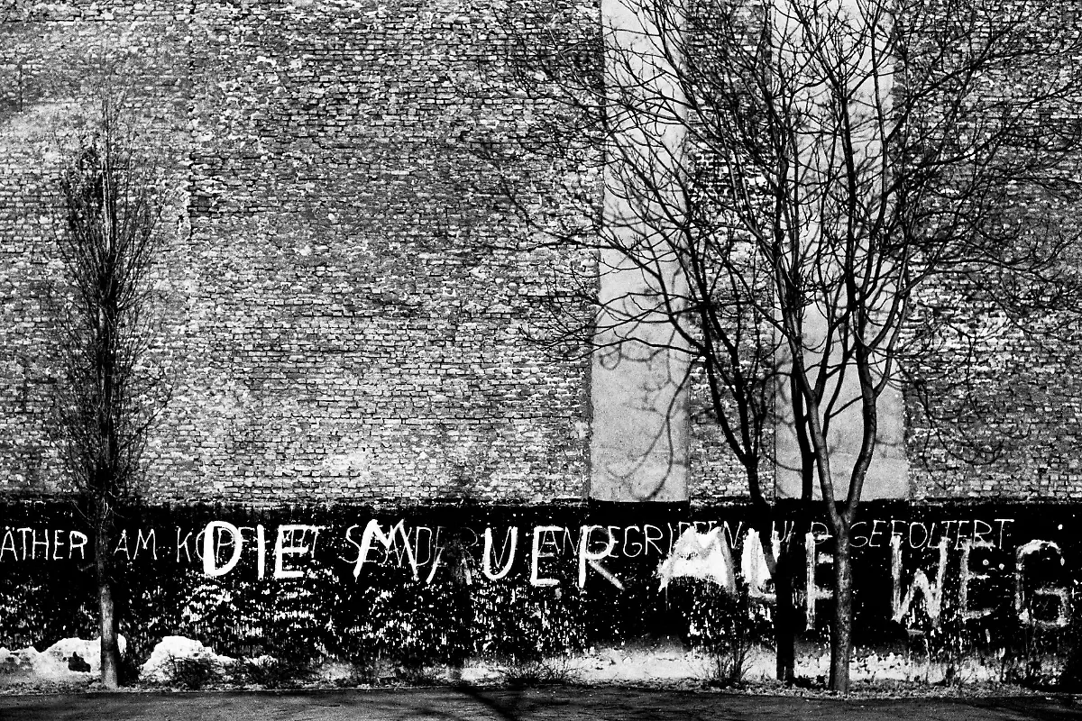 4-Miron-Zownir-Berlin-1979-copyright-Miron-Zownir-courtesy-Galerie-Bene-Taschen