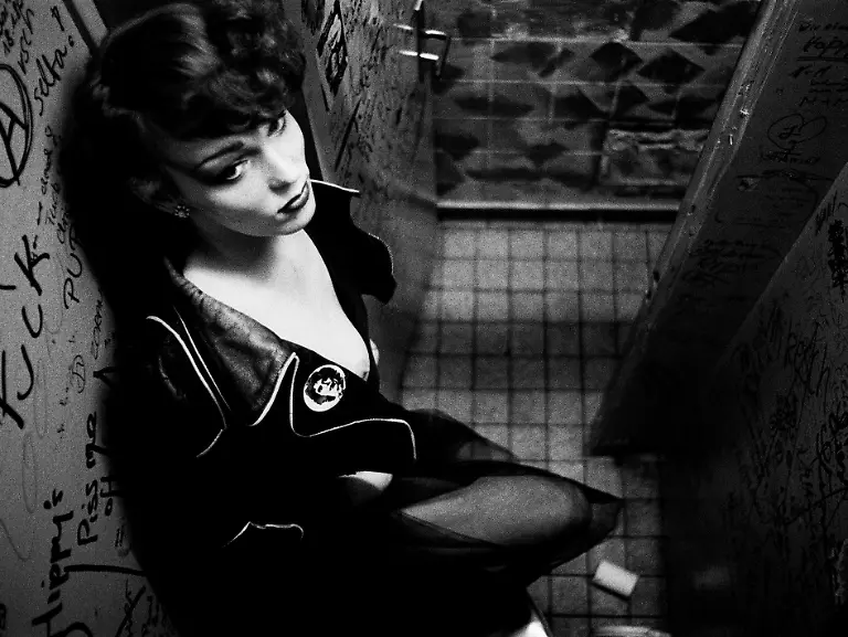 1-Miron-Zownir-Berlin-1980-copyright-Miron-Zownir-courtesy-Galerie-Bene-Taschen