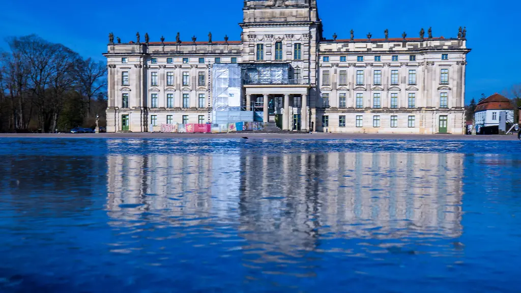 Das-Schloss-ist-das-Wahrzeichen-von-Ludwigslust-im-Landkreis-Ludwigslust-Parchim-2027-soll-die-Barockstadt-Gastgeber-des-Mecklenburg-Vorpommern-Tages-sein