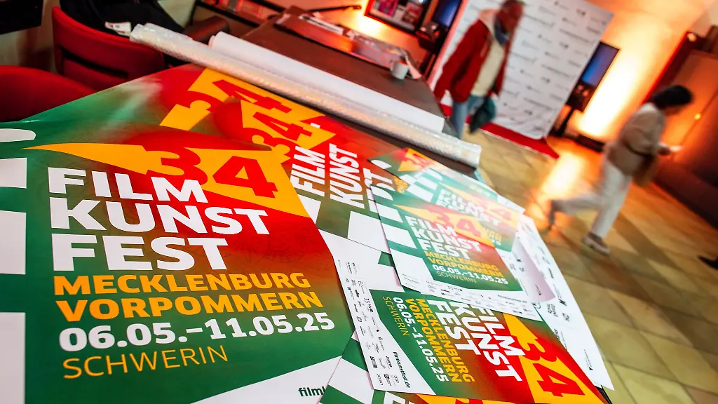 Das-Filmkunstfest-Mecklenburg-Vorpommern-zaehlt-mit-jaehrlich-etwa-15-000-Besuchern-zu-den-publikumstraechtigsten-Filmfestivals-in-Ostdeutschland