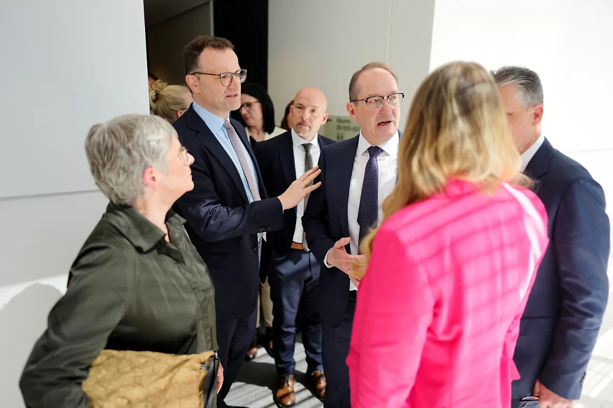 2eee4d83a72a15b8f06912e89ff72821