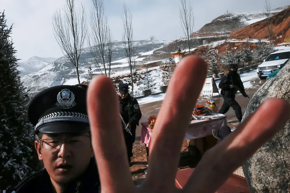 2019-03-12T235206Z-1814980228-RC175FFF2850-RTRMADP-3-CHINA-TIBET