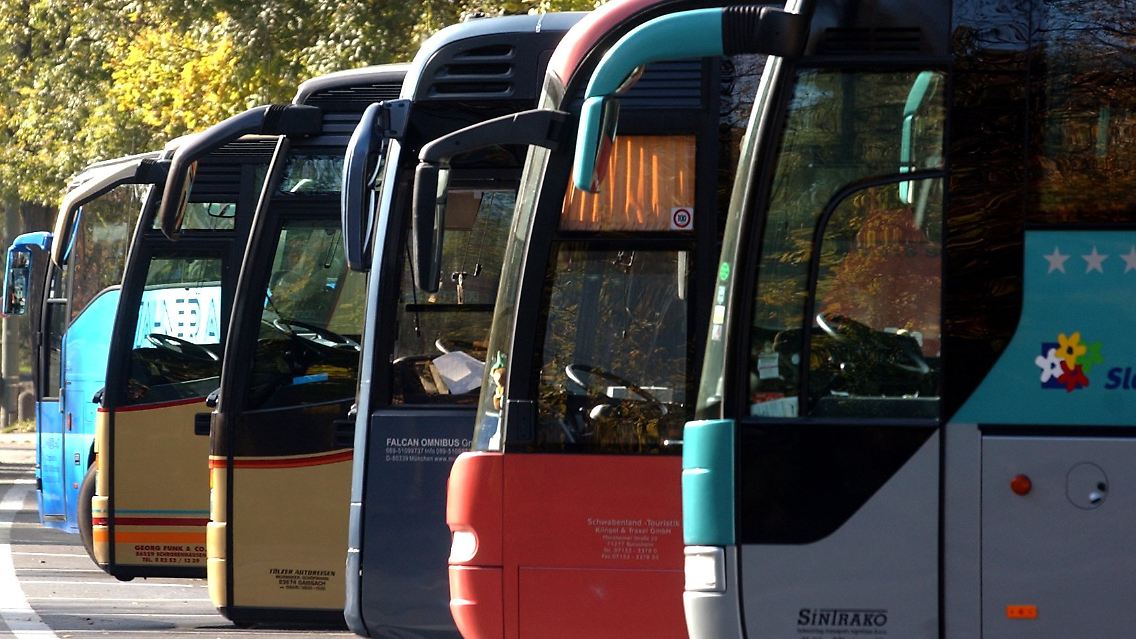 Bisherige Linien-Verbote im Fernverkehr von Bussen wurden (mit Ausnahme für Berlin) zum Schutz der Bahn geschaffen - das soll sich bald ändern.