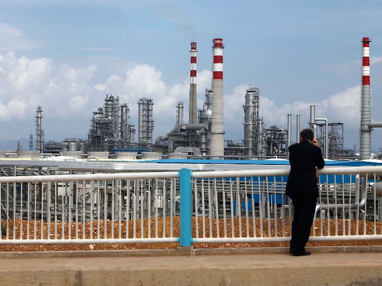 Raffinerieanlagen im südchinesischen Huizhou: Hier destilliert die China National Offshore Corporation (CNOOC).