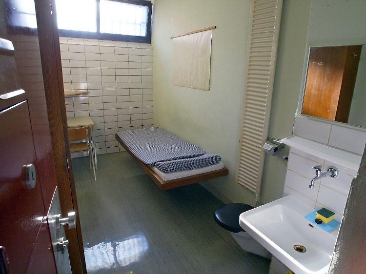 So könnte Schreibers neues Zuhause aussehen: Eine Einzelzelle in der Justizvollzugsanstalt (JVA) Augsburg