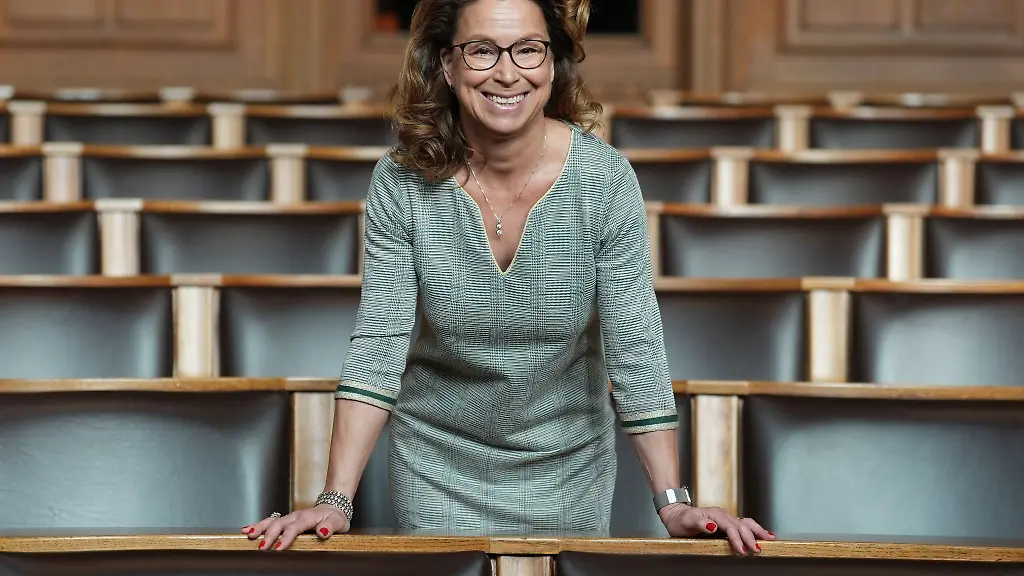 Buergerschaftspraesidentin-Carola-Veit-ist-nach-einem-Zwangsaufenthalt-in-Tel-Aviv-wegen-der-israelisch-iranischen-Kaempfe-nach-Hamburg-zurueckgekehrt