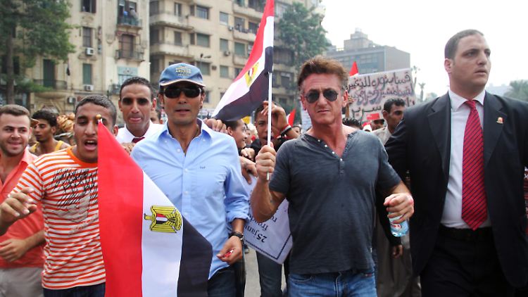 Sean Penn stellt sich an die Seite der Demonstranten. 