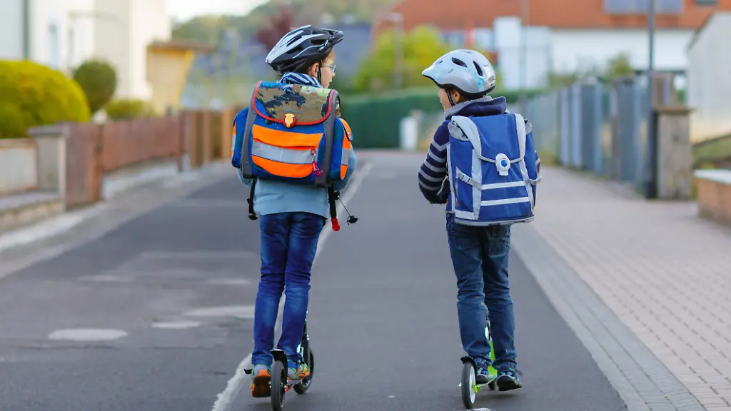 Zum-Schulstart-muss-ein-passender-Ranzen-her