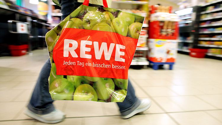 Bis jetzt konnte man bei Rewe per Unterschrift bezahlen, jetzt wird die Geheimzahl abgefragt.