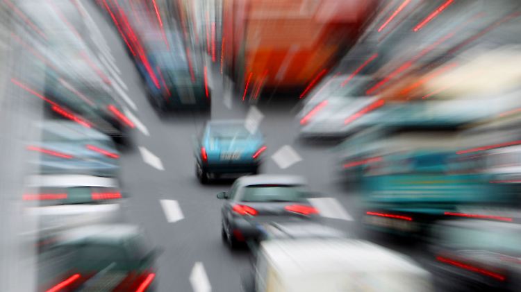 Nichts geht mehr: Rot-Grün steckt im Stau der A100.