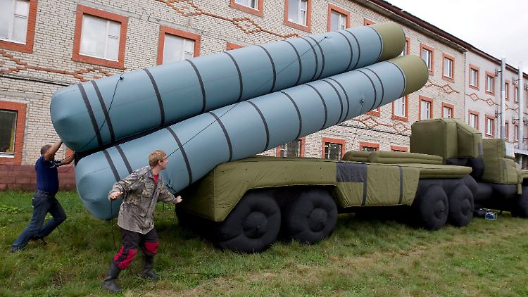 Die russische Armee verfügt auch über Attrappen der S-300. 