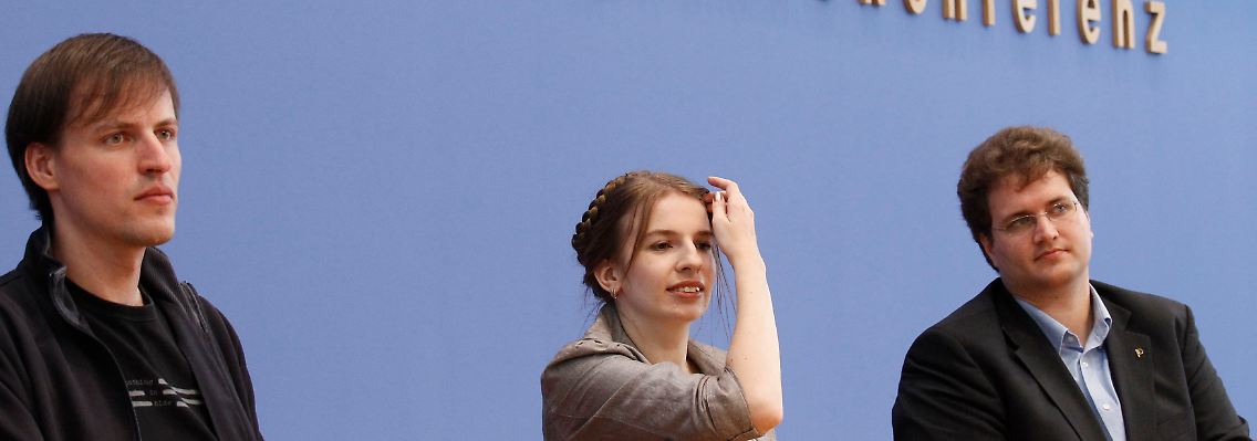 "Wir haben dazu noch keine Lösung": Piraten vor der Bundespressekonferenz.