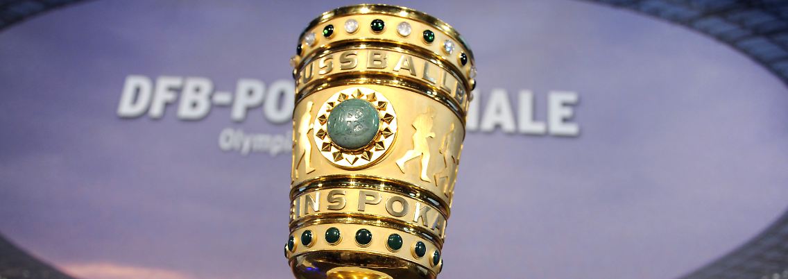 "Wir werden die Rechte zunächst nur national vergeben." Sagt Wolfgang Niersbach, Generalsekretär des DFB.