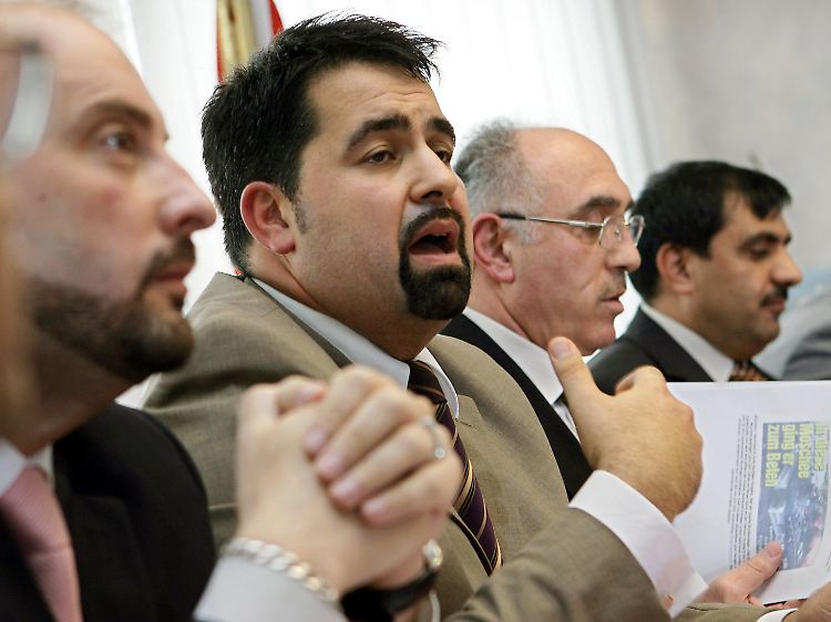 Aiman Mazyek, Generalsekretär des Zentralrats der Muslime, hat sich als sachlicher Vermittler angeboten.