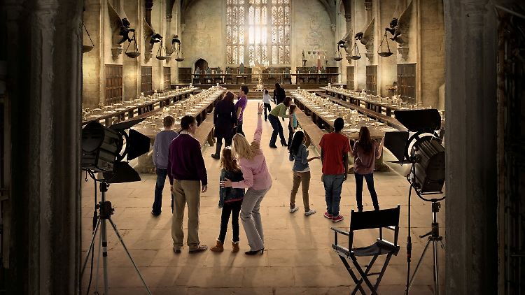 Blick in die Große Halle der Zauberschule Hogwarts, wie sie bei den zukünftigen Harry-Potter-Studiotouren aussehen soll.
