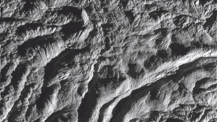 Schneedecke auf dem Enceladus.