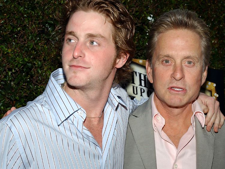 Cameron Douglas mit seinem Vater Michael.