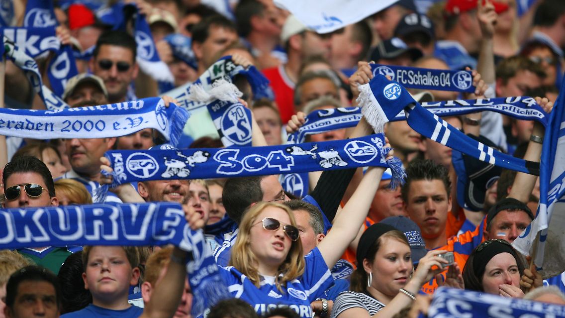 Blasphemisch seit 1963? Die Fans des FC Schalke 04.