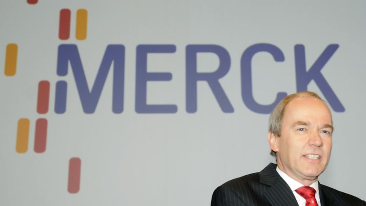 Trotz eines Ergebniseinbruchs gibt sich Merck-Chef Kley optimistisch.