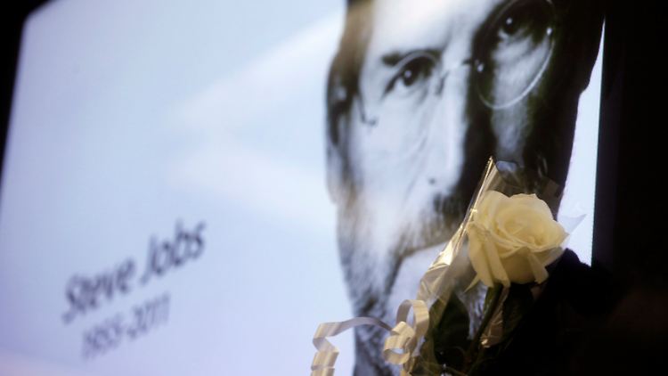 2011-10-07T002225Z_01_NAC01_RTRMDNP_3_APPLE-JOBS.JPG7847185815624781942.jpg