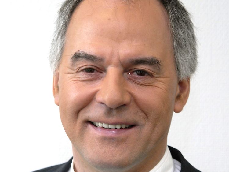 Schmid nähert sich dem hoch emotionalen Thema philosophisch unterhaltsam.