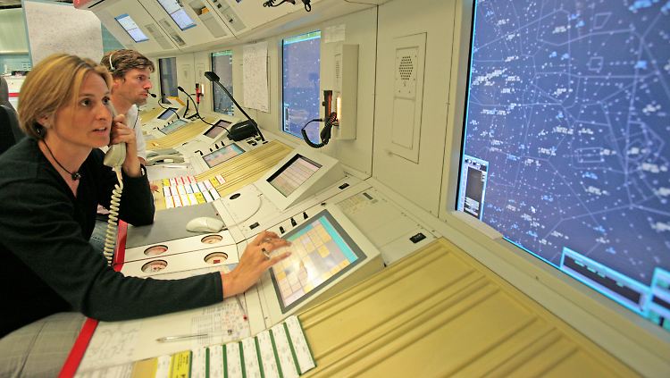Die Fluglotsen könnten bereits am Dienstag streiken. 