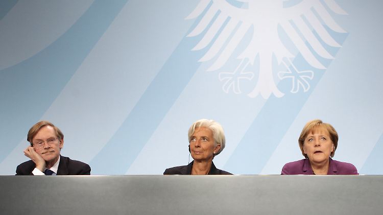 Weltbankpräsident Zoellick (l.) neben IWF-Chefin Lagarde und Kanzlerin Merkel.