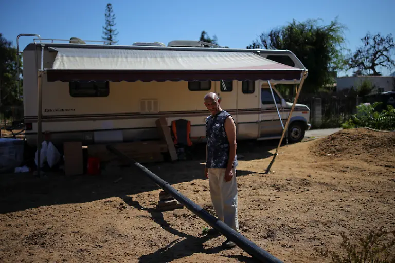 2025-07-03T100655Z-853793926-RC2ZDFAX75MN-RTRMADP-3-CALIFORNIA-WILDFIRES-ALTADENA