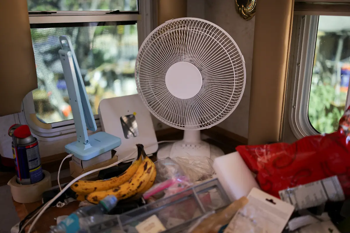 2025-07-03T100710Z-103832298-RC26DFAP5IWK-RTRMADP-3-CALIFORNIA-WILDFIRES-ALTADENA