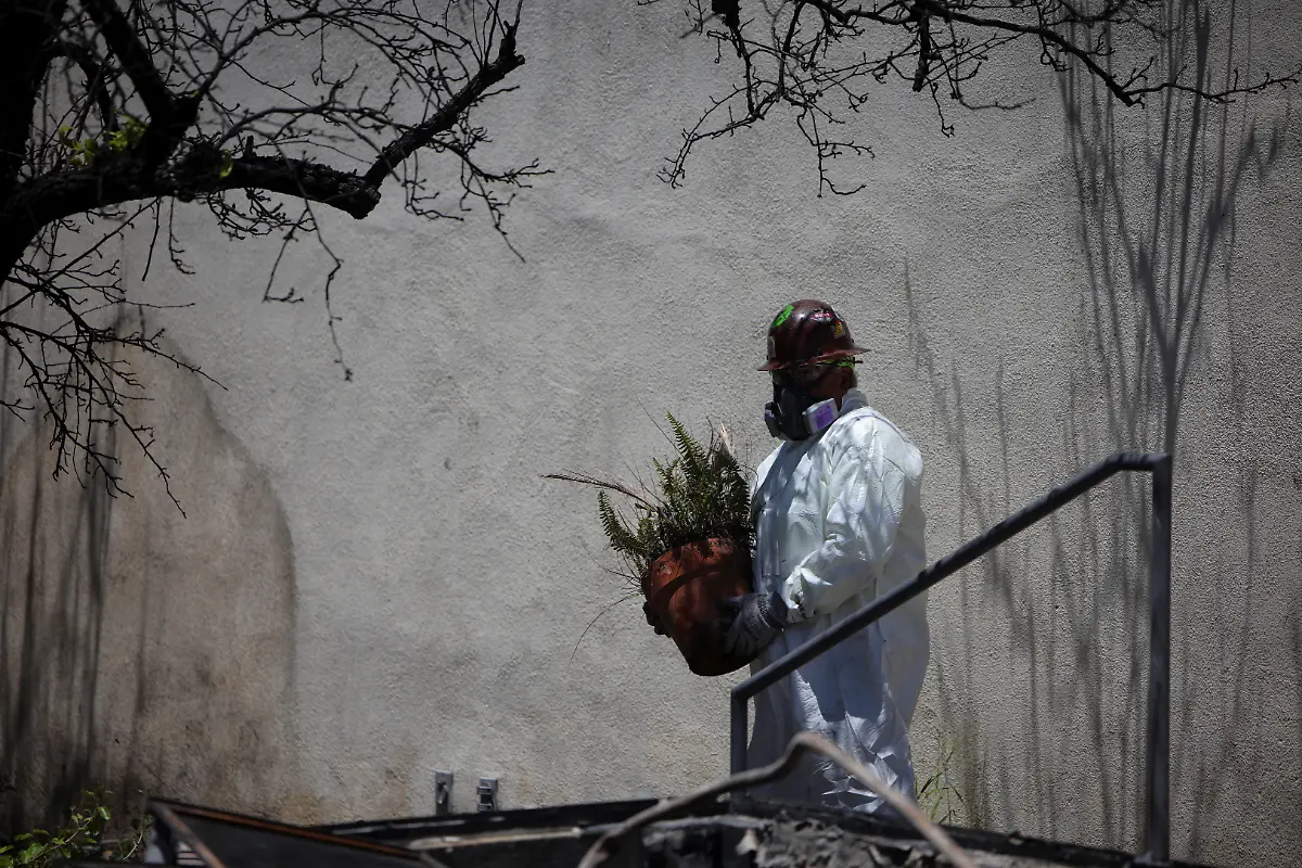 2025-07-03T100537Z-213826582-RC2KCFA5KAL2-RTRMADP-3-CALIFORNIA-WILDFIRES-ALTADENA