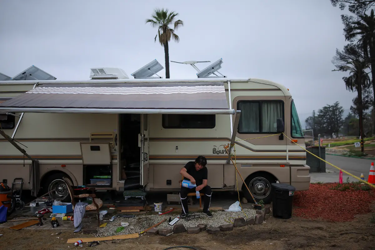 2025-07-03T100622Z-717685101-RC2VVEA7LD1G-RTRMADP-3-CALIFORNIA-WILDFIRES-ALTADENA