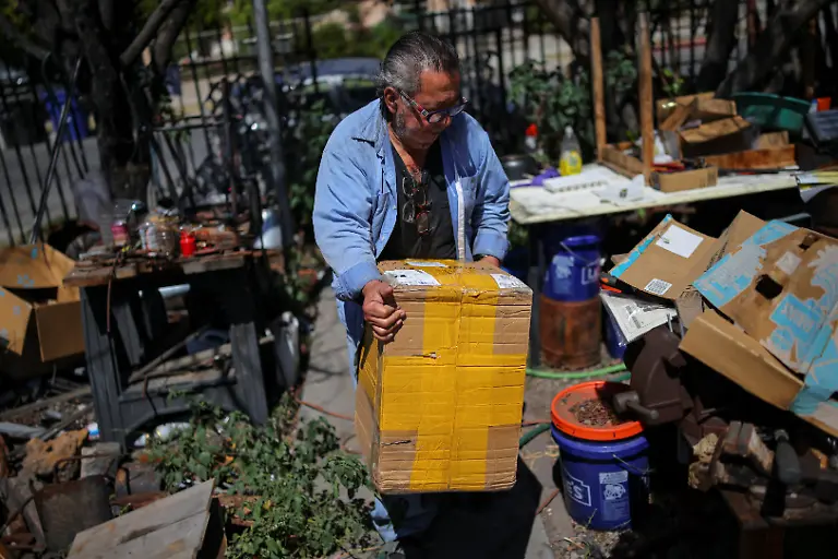 2025-07-03T100707Z-2120167942-RC26DFAPB6MH-RTRMADP-3-CALIFORNIA-WILDFIRES-ALTADENA