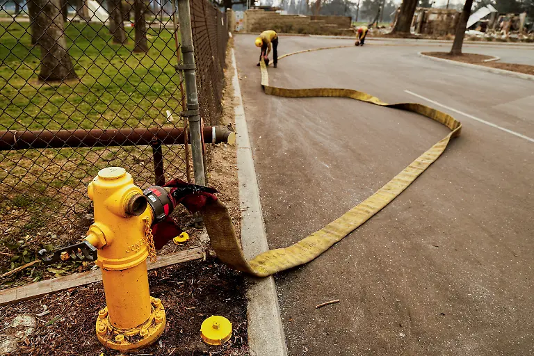 2025-07-03T100656Z-480910578-RC2J6CA7EC0A-RTRMADP-3-CALIFORNIA-WILDFIRES-ALTADENA