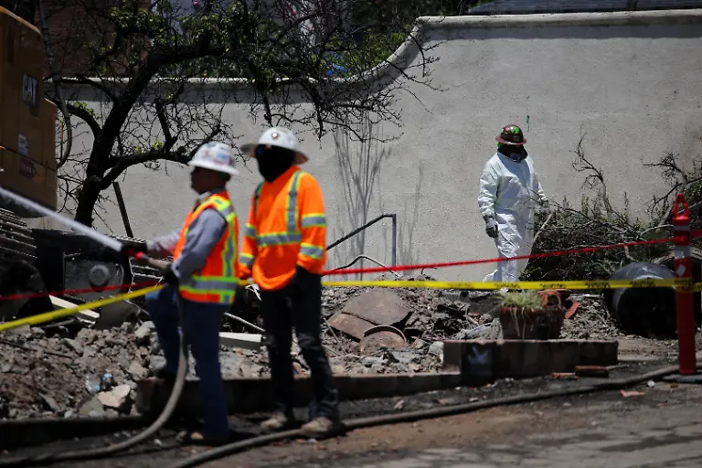 2025-07-03T100605Z-2047895176-RC2KCFA3BZ2O-RTRMADP-3-CALIFORNIA-WILDFIRES-ALTADENA