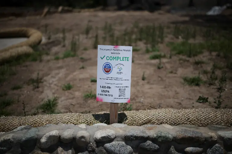 2025-07-03T100554Z-3313279-RC27BFATC3OL-RTRMADP-3-CALIFORNIA-WILDFIRES-ALTADENA